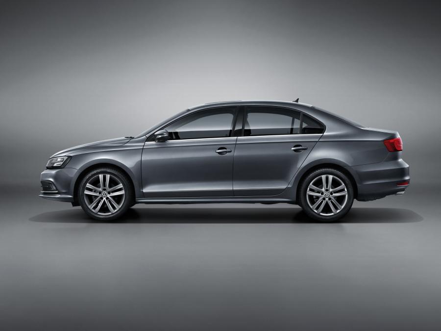  Volkswagen Sagitar 2015 года  (фото 15 из 17)